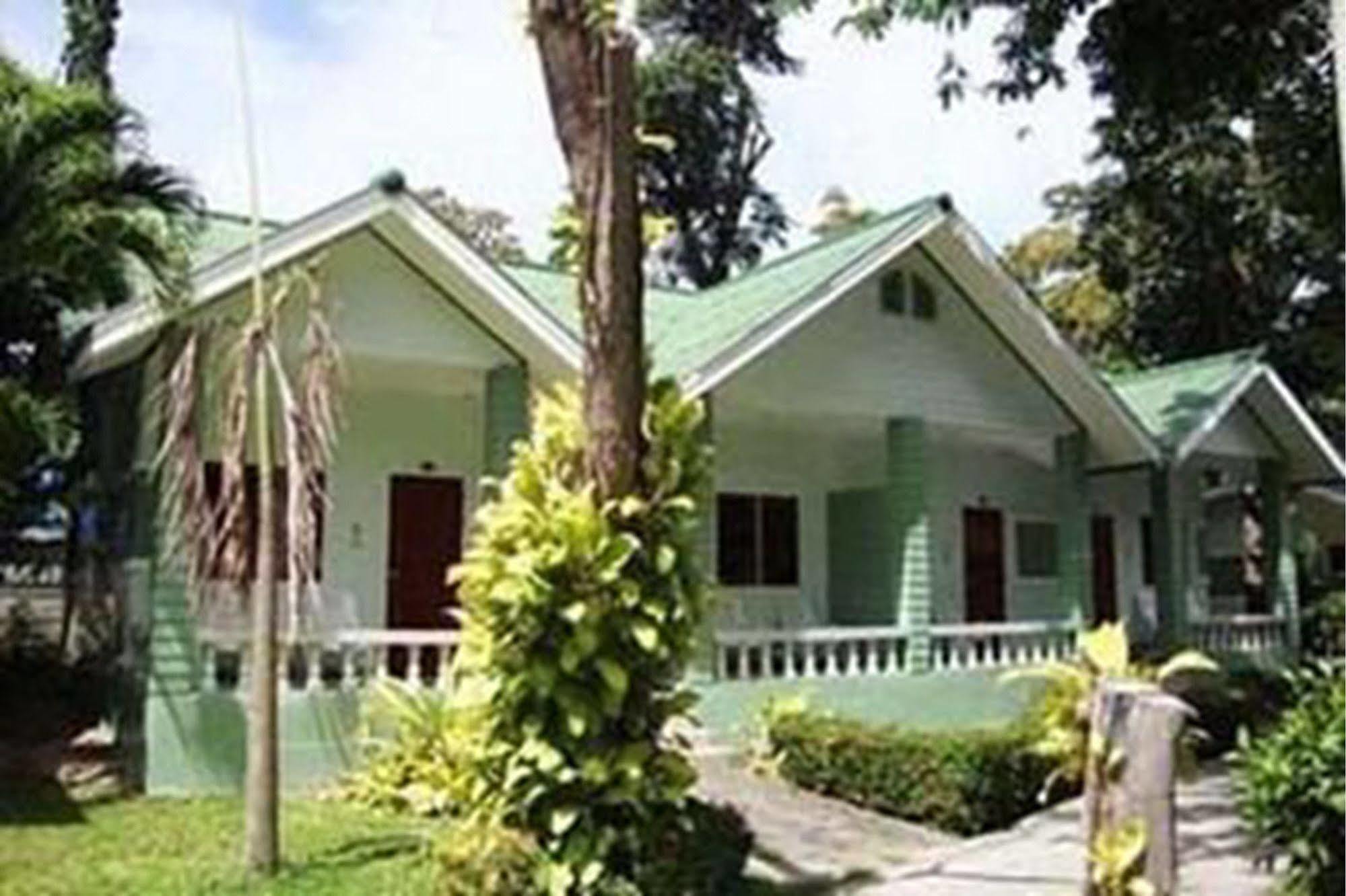 Malibu Samed Resort Koh Samet Esterno foto