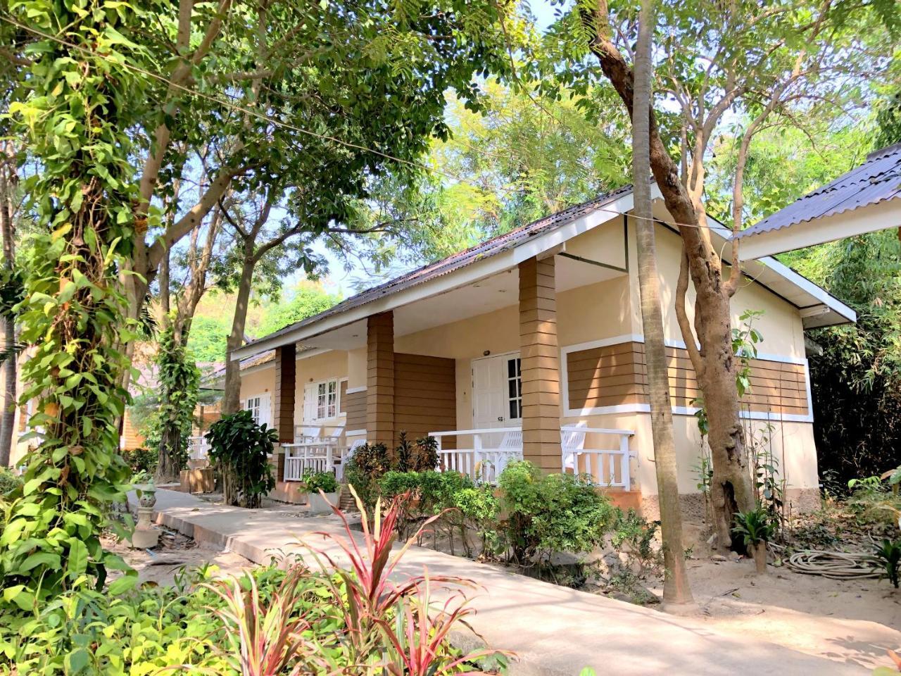 Malibu Samed Resort Koh Samet Esterno foto